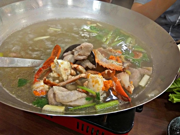 高雄市黃師父雞煲蟹~港澳火鍋宮廷料理特色餐~湯頭好又鮮~網友好評~~