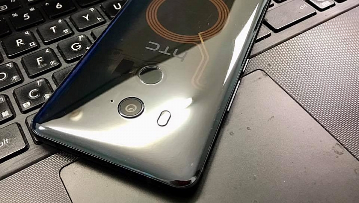 透視黑HTC U11+  總算等到妳！！！