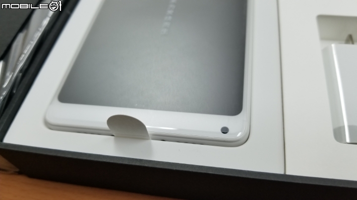 [開箱]小米MIX2 全陶瓷尊享版 皓月白 8GB RAM + 128GB ROM 簡單開箱分享~