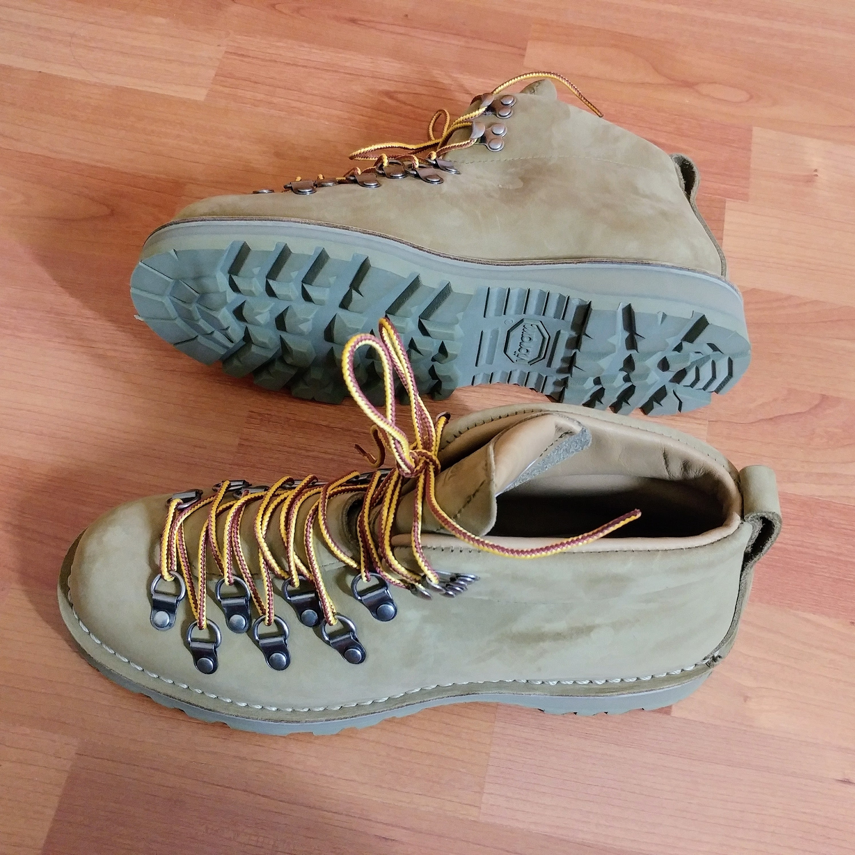 [Danner 別注] Danner Mountain Trail x Engineered Garments 開箱