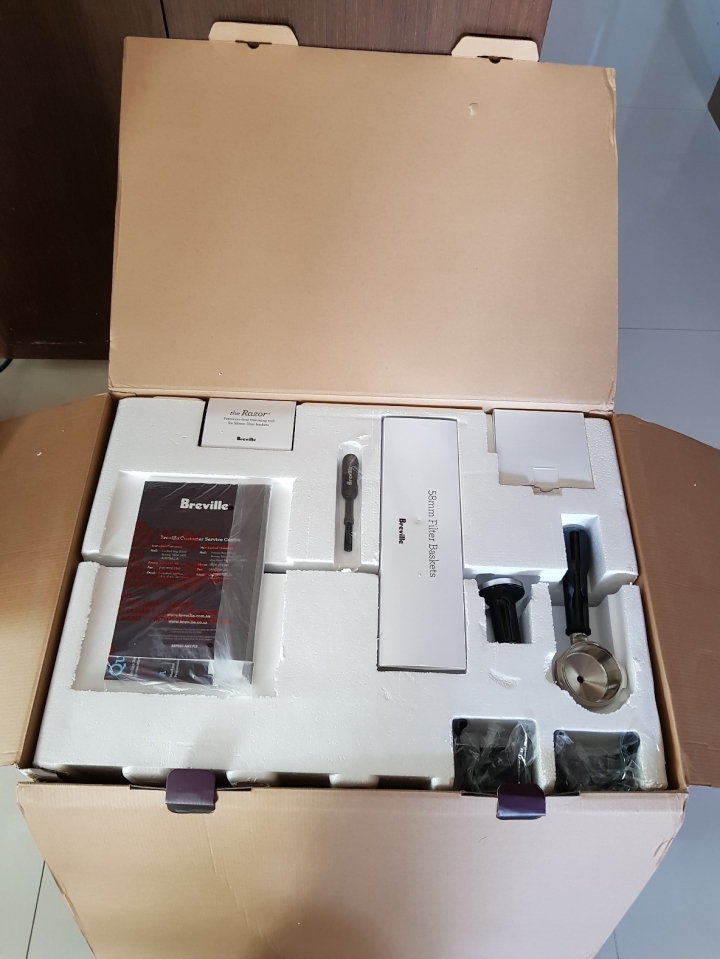 [開箱]紅色絕美咖啡機 Breville BEP920CRN (主機BES920XL + 磨豆機BCG820)