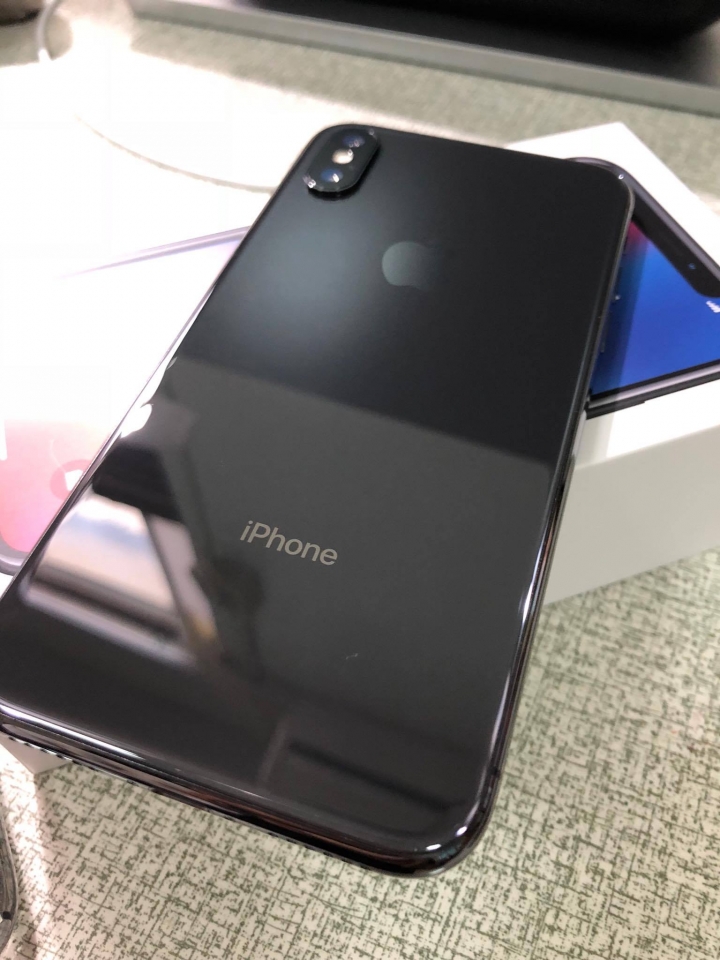 iPhone x台灣公司貨首發開箱(補一點心得)