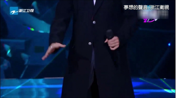 JJ的麥克風也太尷尬了吧