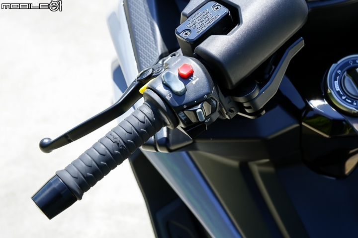 運動羊大戰！C650Sport vs AK550 vs TMAX 集評