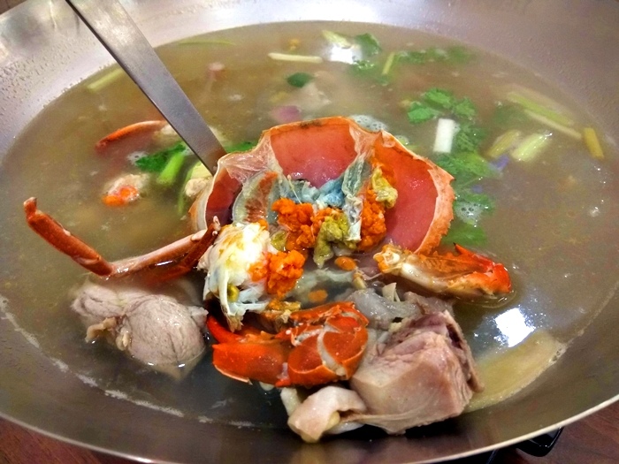 高雄市黃師父雞煲蟹~港澳火鍋宮廷料理特色餐~湯頭好又鮮~網友好評~~