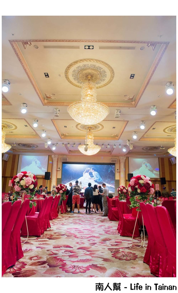【台南永康-宴客】訂婚|結婚|挑高七米空間|證婚亭|無樑柱設計|舞台燈光秀|多樣宴會廳~情定婚宴城堡