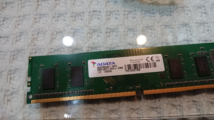 [開箱]QNAP TS-877-1600-8G簡單開箱照~