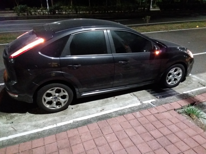 有人知道這台車要用什麼補漆筆嗎?