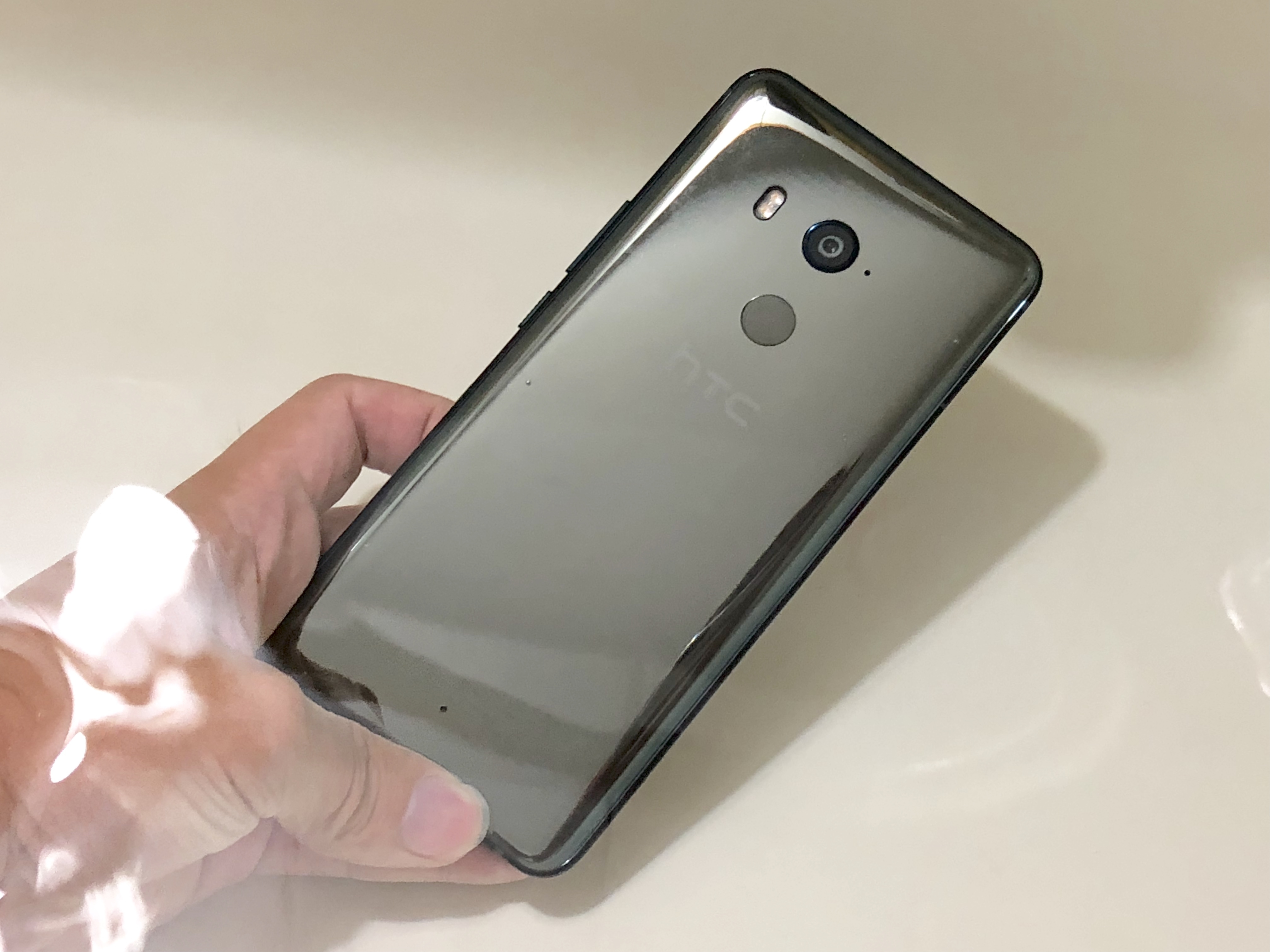 ［11/11更新］HTC U11+鏡黑水漾3D 水下開箱跑分綜合體驗