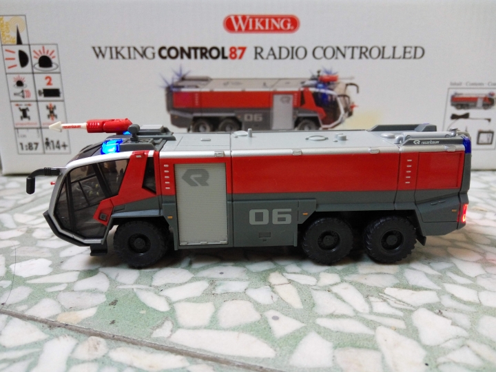 Wiking Control 87 Panther 美洲豹 6x6 遙控消防車