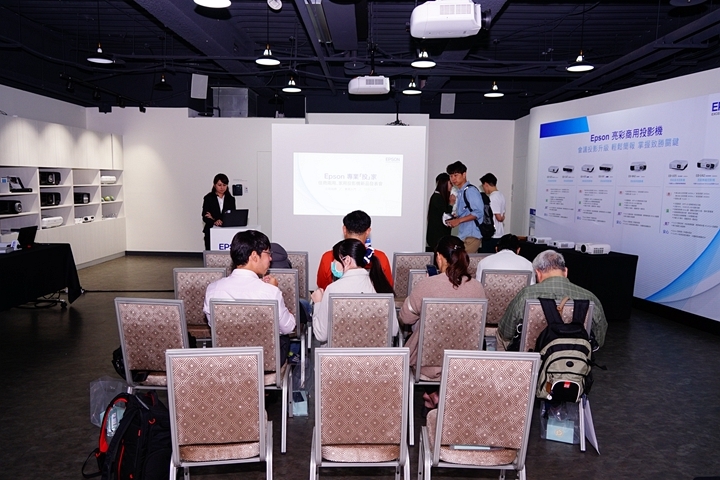 <開箱>小空間裡的大放映師-EPSON EH-TW650 暨《Epson投影體驗會》活動分享