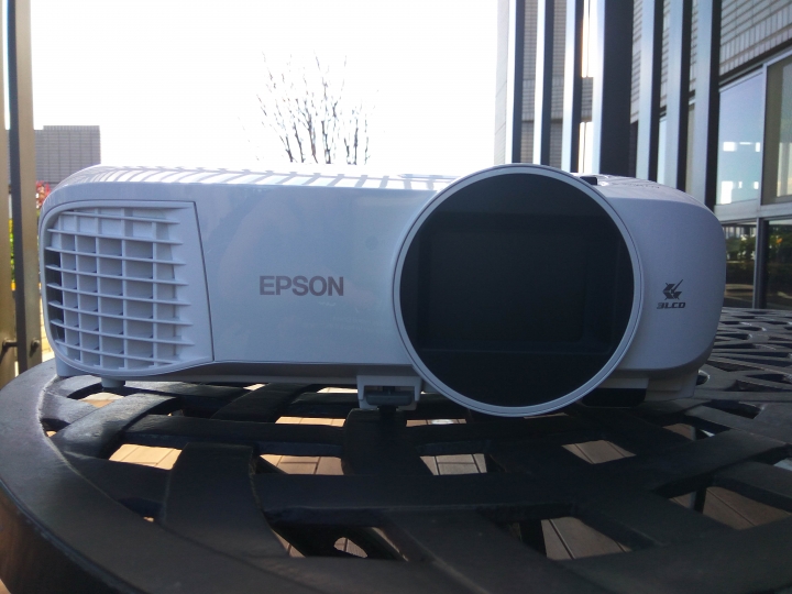 EPSON投影體驗會：01編輯EH-TW650 VS. 筆者 EH-TW5400投影機肉身試用
