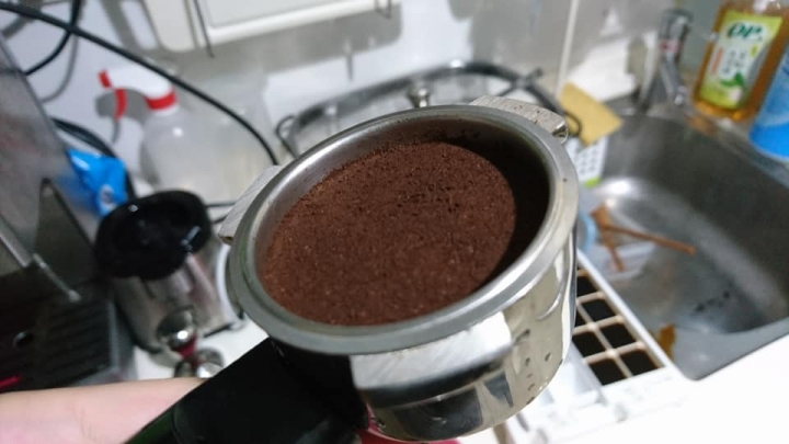 想詢問板上大大，EES200E萃不出CREMA  QQ