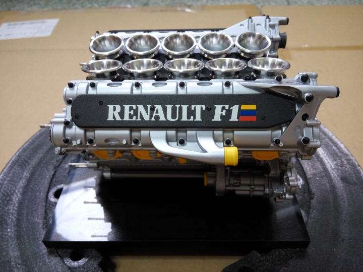 EXCEPTION 1/5 RENAULT RS9 V10引擎(修復品)