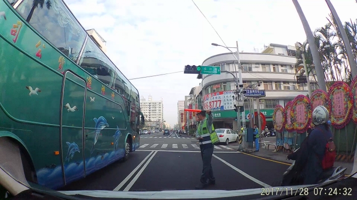 何必耍帥跟交管過不去呢?