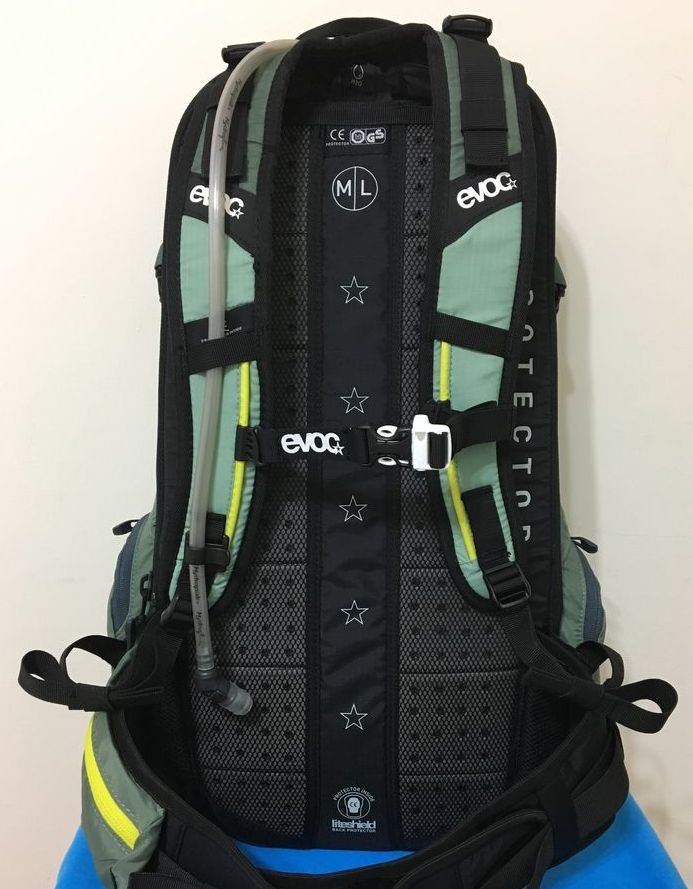 【開箱】經典中的經典~ EVOC FR SUPERTRAIL BOLIVIA 20L 護脊背包