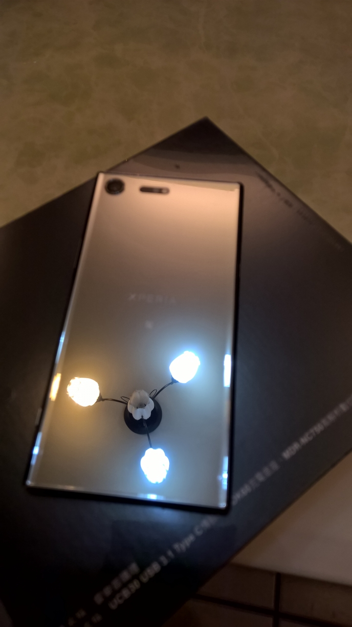 Xperia XZ Premium 鏡銀+鏡紅 雙開箱