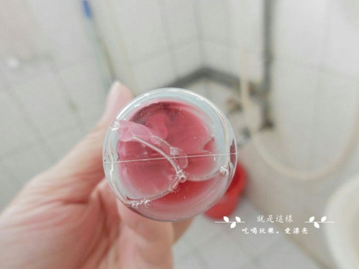 [私密保養推薦]艾蜜娜 Aimenna 白皇后的祕密 珍珠噴霧。私密肌草本噴霧。天然草本植萃，全家大小都適用。最輕巧的隨身私密保養