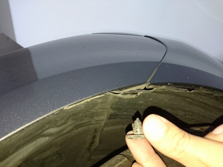 請問2008進口MAZDA 3 5D遭撞的待料時間真的要2~3個星期嗎?