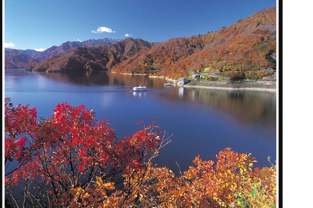 日本新潟--秘境賞紅葉 奥只見遊覽船 by 香蕉草莓