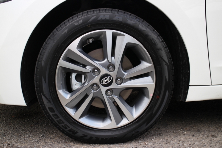 柴油超級抖!!! super elantra1.6 柴油 交車、保養分享~~