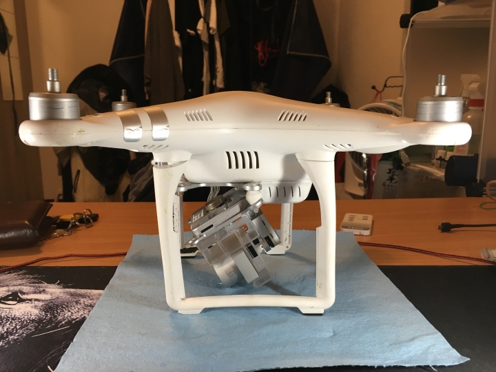 Phantom3 維修問題 及 請問P3遙控器的塑膠是否有劣化問題