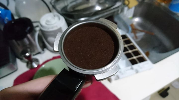 想詢問板上大大，EES200E萃不出CREMA  QQ