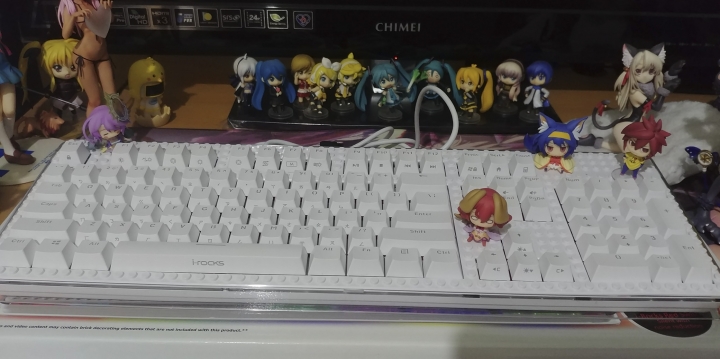 i-Rocks K76M RGB 不太吵的機械式鍵盤開箱