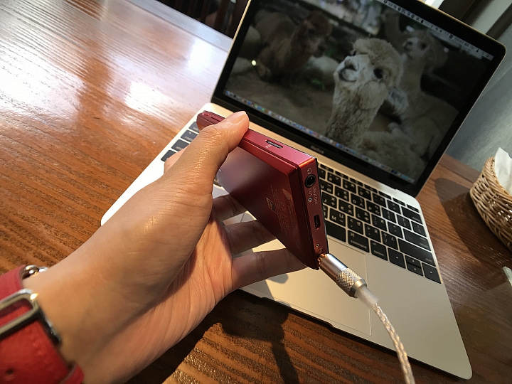 [開箱評測]FiiO Mark X3III 高解析～藍牙～支援無損音樂檔～音樂播放器～熱血騷包紅參上！
