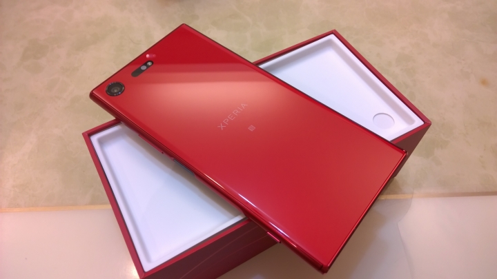 Xperia XZ Premium 鏡銀+鏡紅 雙開箱