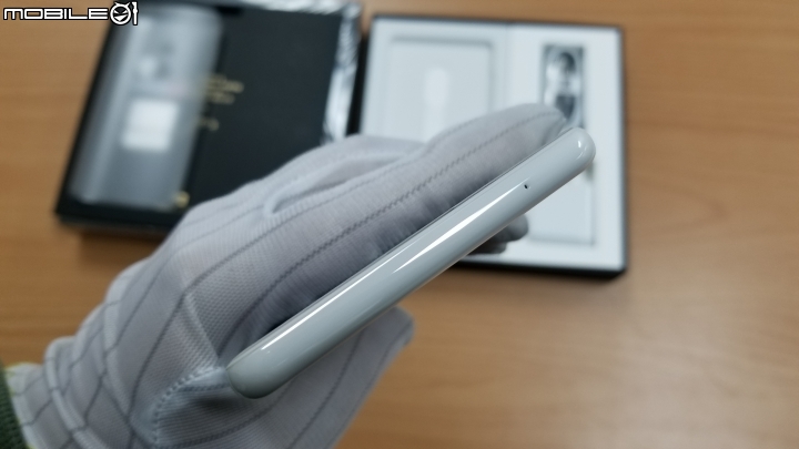 [開箱]小米MIX2 全陶瓷尊享版 皓月白 8GB RAM + 128GB ROM 簡單開箱分享~
