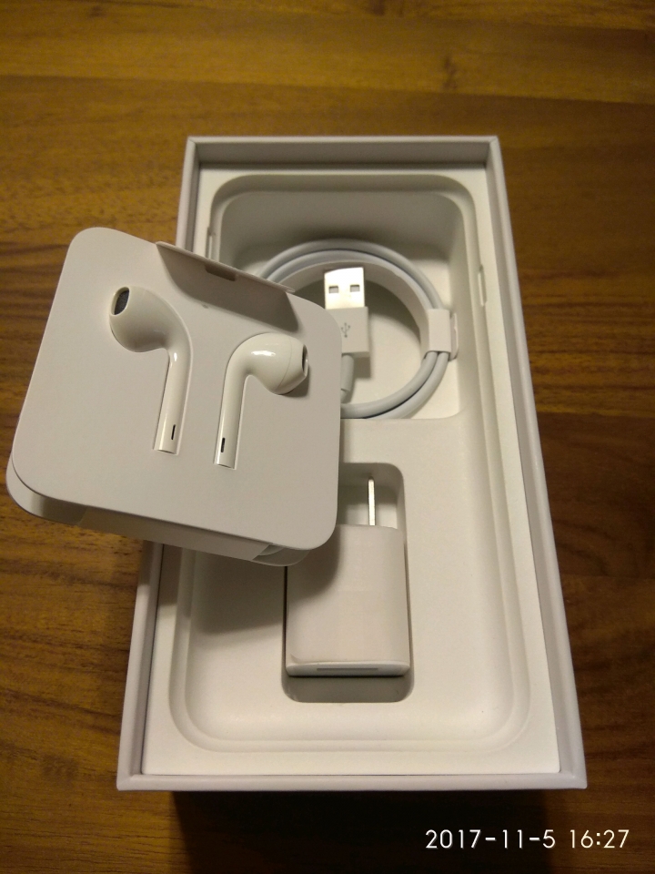 iPhone8 銀白色 偽開箱 有史以來最像4s的iPhone