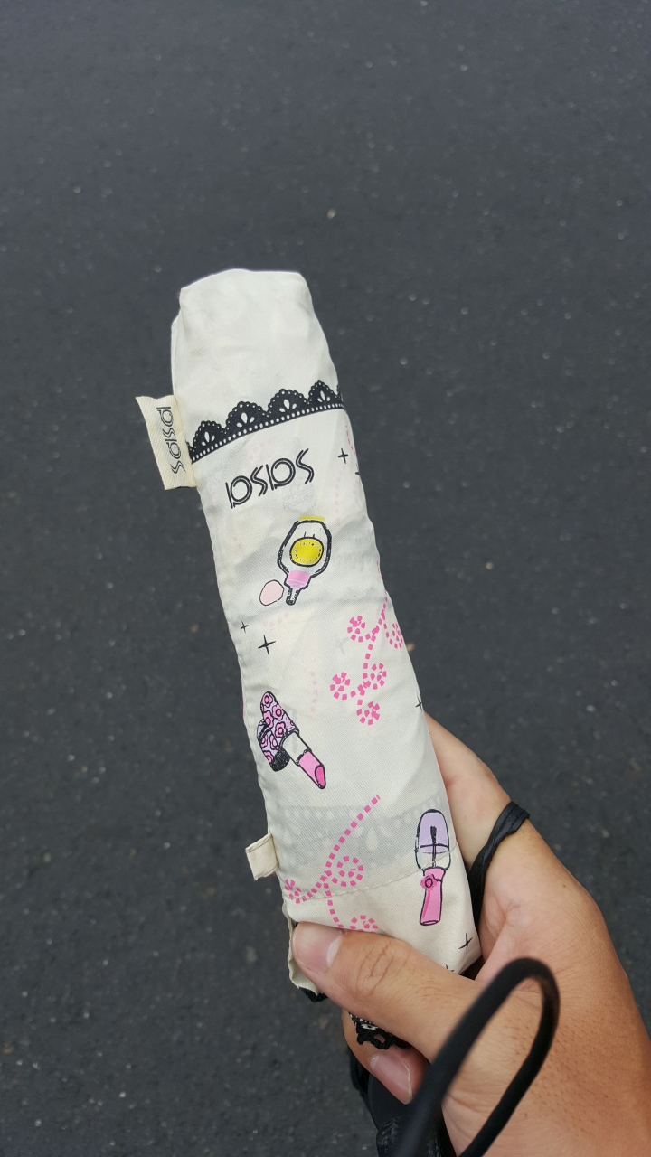 看女生套雨傘套 莫名的興奮!【底級廢文】