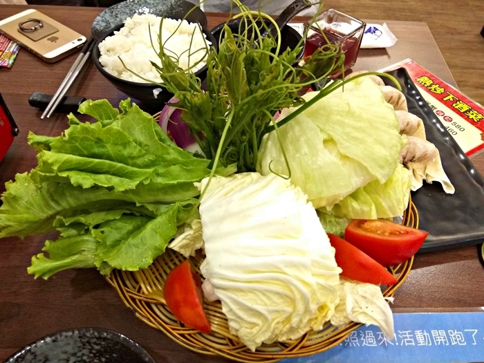 高雄市黃師父雞煲蟹~港澳火鍋宮廷料理特色餐~湯頭好又鮮~網友好評~~