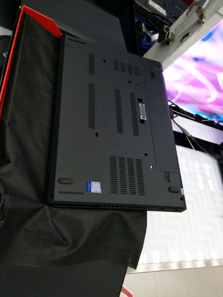 ThinkPad 25 港版 專賣店內直接開箱
