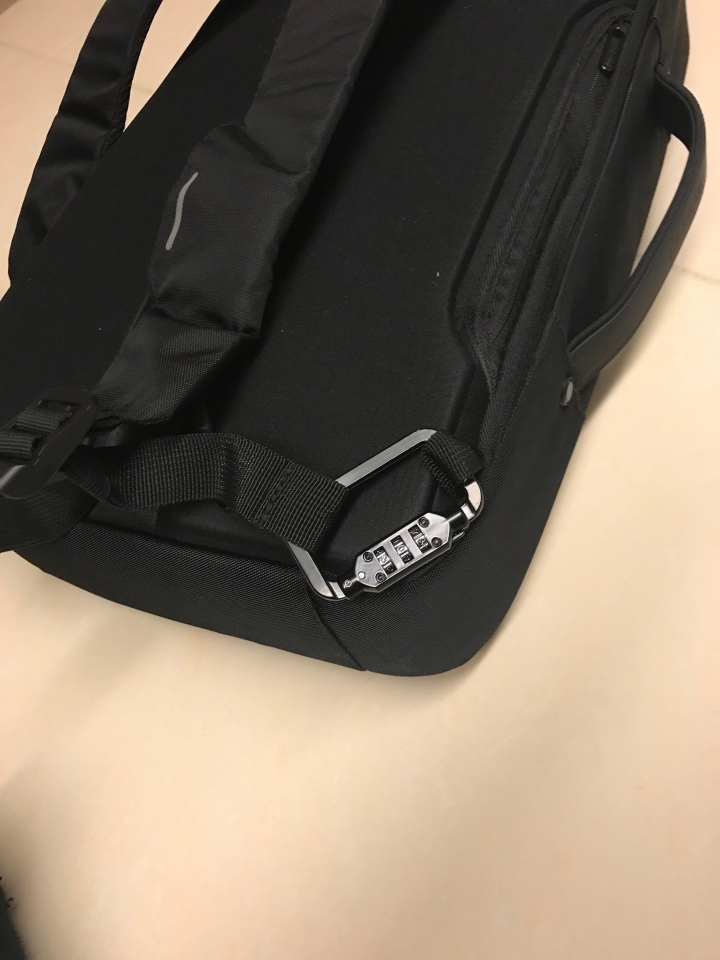 XD Design Bobby Bizz 防盜商務背包 開箱文