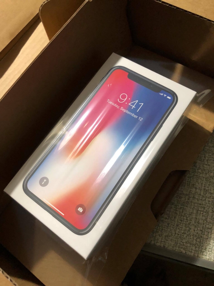 iPhone x台灣公司貨首發開箱(補一點心得)