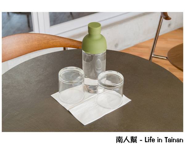 【台南甜食】千層蛋糕界的LV｜千層搭飲料300元~深藍蛋糕旗艦店