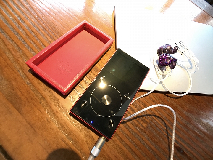 [開箱評測]FiiO Mark X3III 高解析～藍牙～支援無損音樂檔～音樂播放器～熱血騷包紅參上！