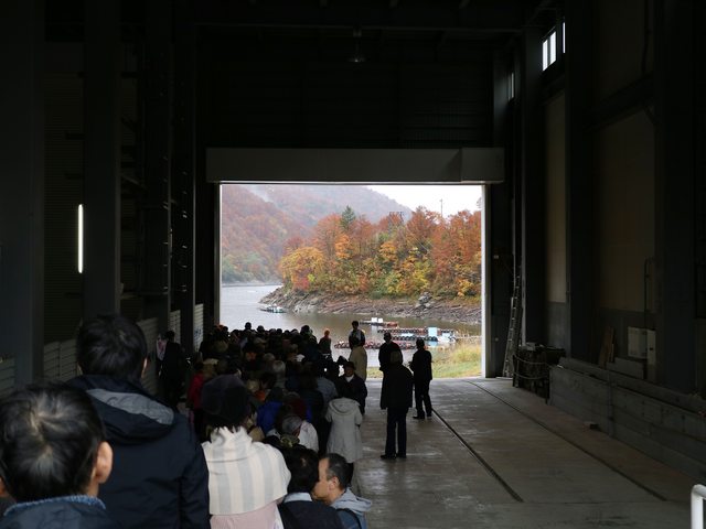 日本新潟--秘境賞紅葉 奥只見遊覽船 by 香蕉草莓