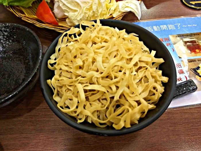 高雄市黃師父雞煲蟹~港澳火鍋宮廷料理特色餐~湯頭好又鮮~網友好評~~
