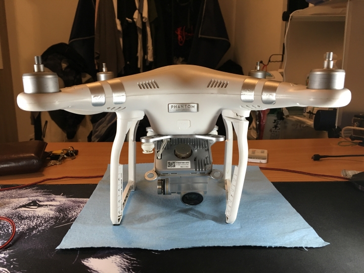 Phantom3 維修問題 及 請問P3遙控器的塑膠是否有劣化問題