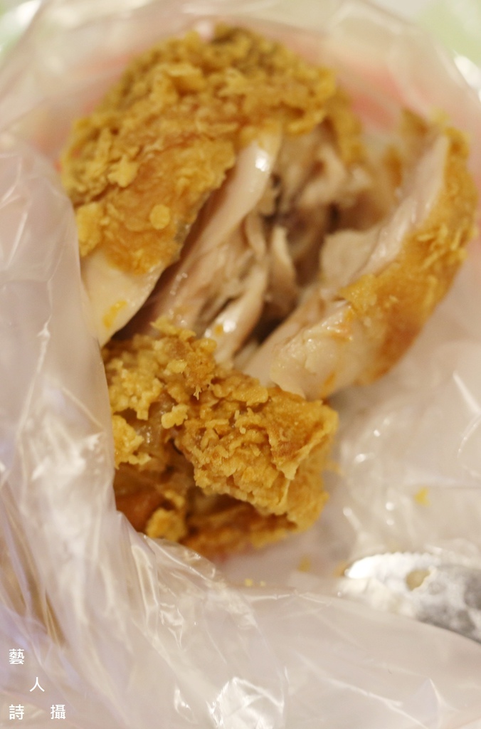 我的人生第一桶“雞”~拿坡里炸雞~