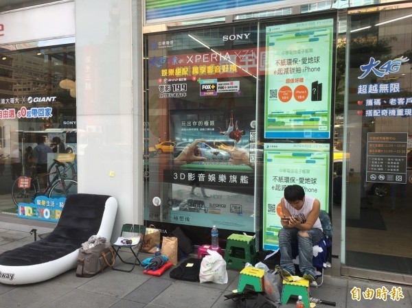 信義區排隊人潮