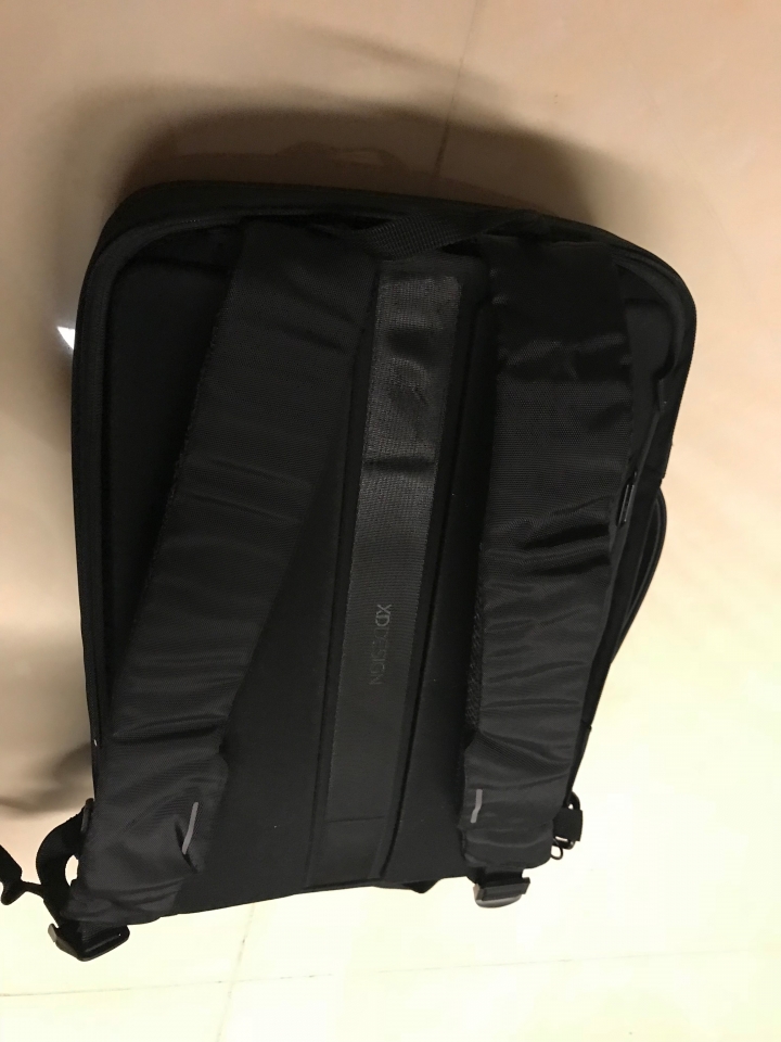 XD Design Bobby Bizz 防盜商務背包 開箱文
