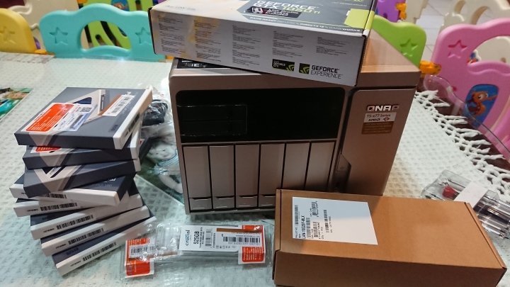 [開箱]QNAP TS-877-1600-8G簡單開箱照~
