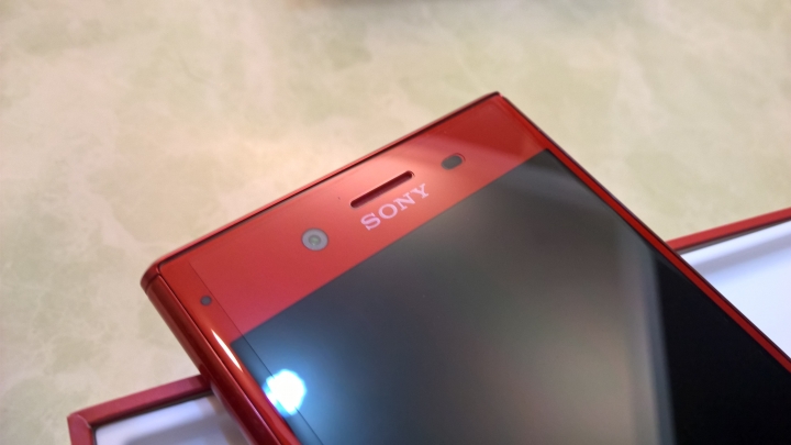 Xperia XZ Premium 鏡銀+鏡紅 雙開箱