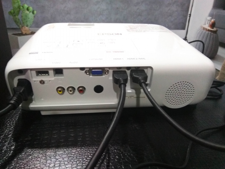 EPSON投影體驗會：01編輯EH-TW650 VS. 筆者 EH-TW5400投影機肉身試用