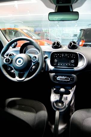 人生第一台賓士車款試車心得-smart forfour