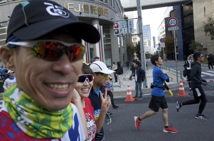 小惡魔初現超狂異國風情神戶馬拉松！